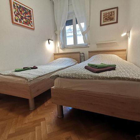 Apartments Jessica Кърк Екстериор снимка