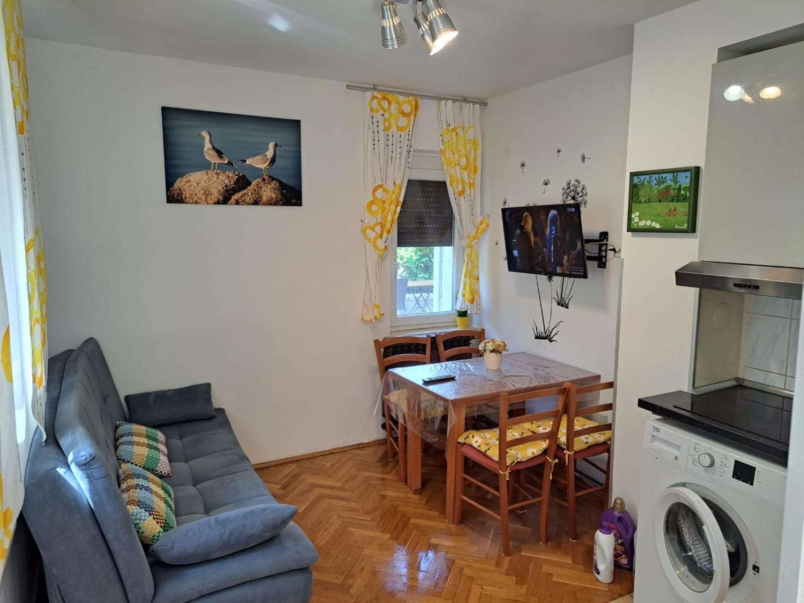 Apartments Jessica Кърк Екстериор снимка