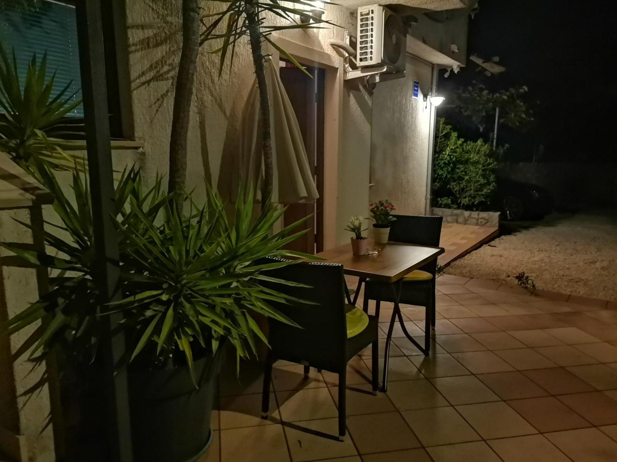 Apartments Jessica Кърк Екстериор снимка